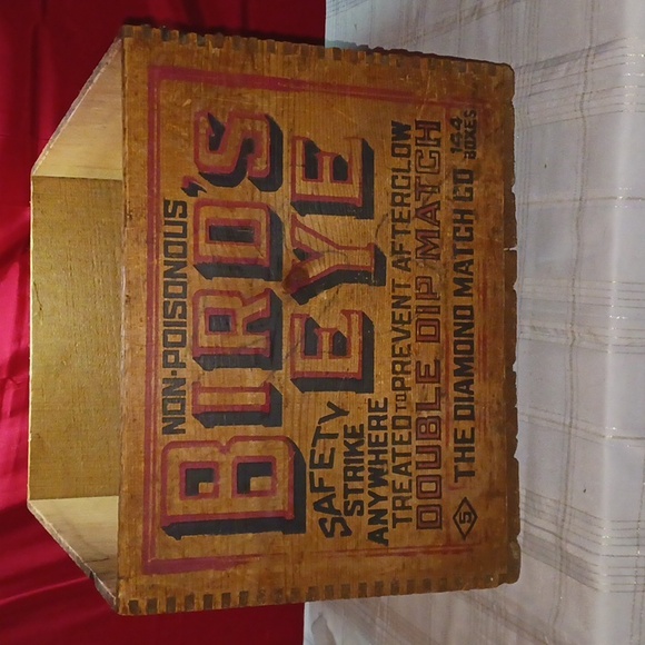 Bird's eye the diamond match Co antique Crate Box